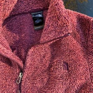 The North Face Osito Fuzzy Jacket Women’s Small Maroon Purple Red Ret$149 soft